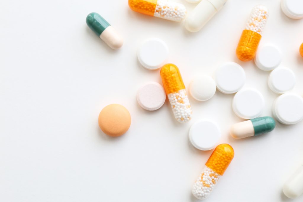 Les antibiotiques ainsi que certains médicaments favorisent la dysbiose intestinale.